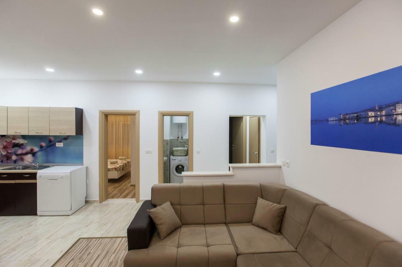 Apartment Dalmatia Kaštela Eksteriør bilde